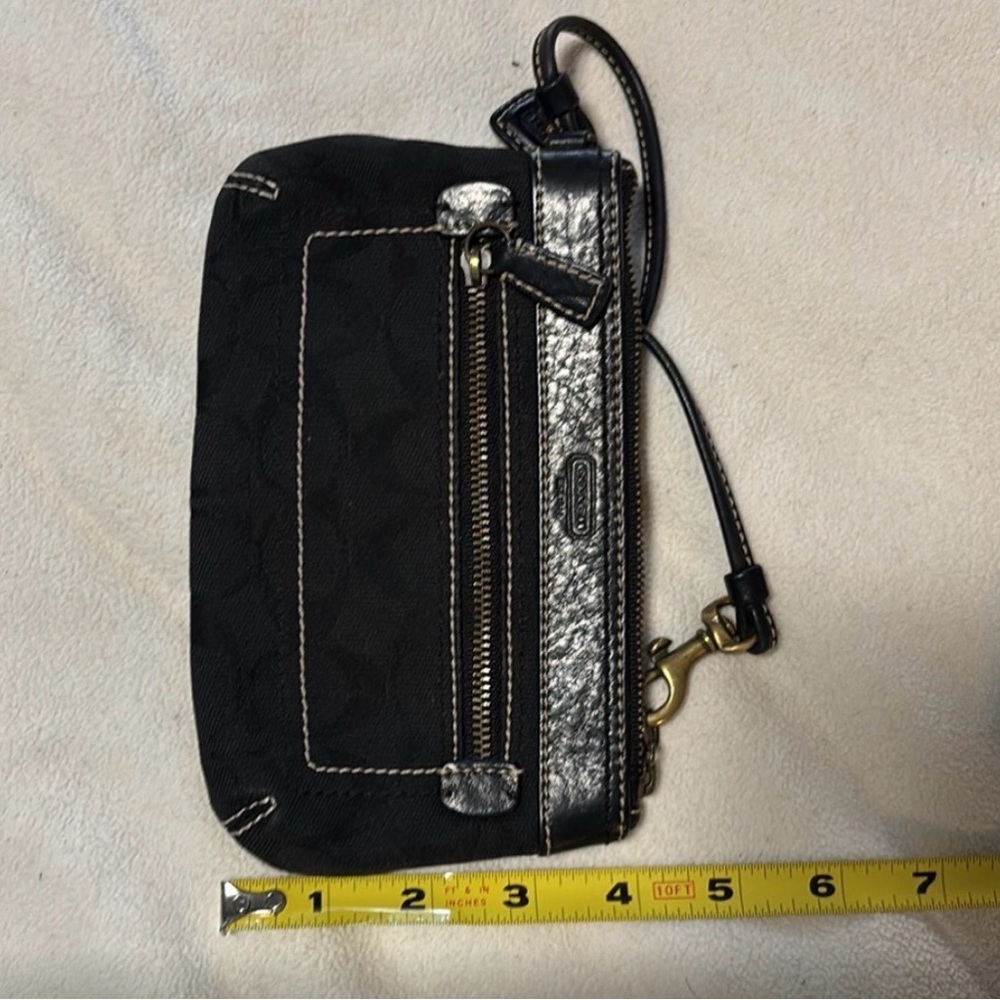 COACH Vintage Signature Jacquard Wristlet Black - Picture 8 of 8